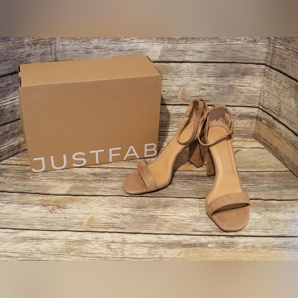 🤎 JUST FAB - BEIGE STACKED HEEL SANDAL